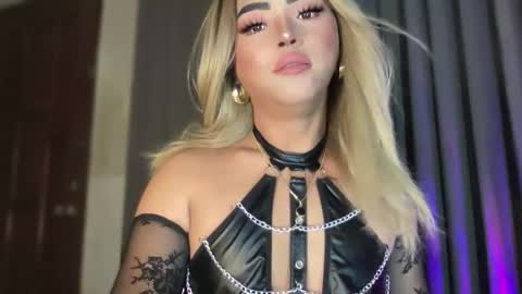 Snapshot of yvonne_guidotti chatting on March 3, 2025, 6:33 pm Miss Cali online show from March 3, 2025, 6:33 pm