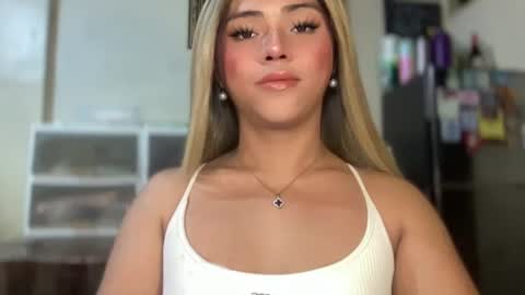 Snapshot of yvonne_guidotti chatting on September 17, 2025, 6:20 pm Miss Cali online show from September 17, 2025, 6:20 pm