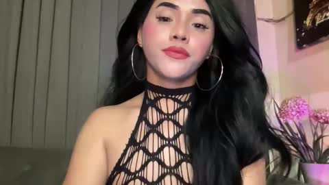 Snapshot of yvonne_guidotti chatting on May 22, 2026, 6:24 pm Miss Cali online show from May 22, 2026, 6:24 pm