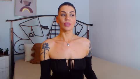 I V Y   online show from December 14, 2024, 11:34 pm