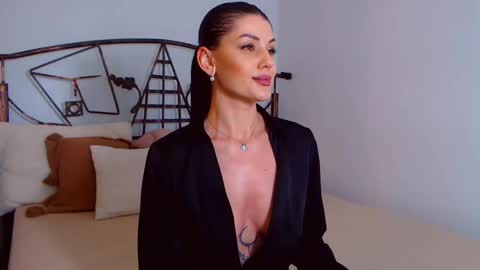 I V Y   online show from February 22, 2025, 12:27 am