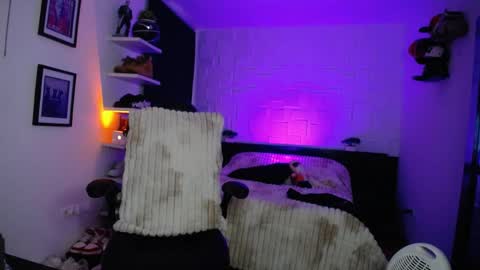 zac_muller1 online show from May 17, 2026, 3:48 am