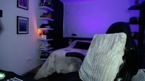 zac_muller1 online show from July 4, 2026, 4:40 am