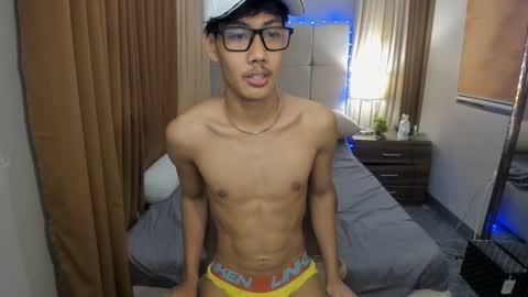 zack212003 online show from November 1, 2025, 2:13 am