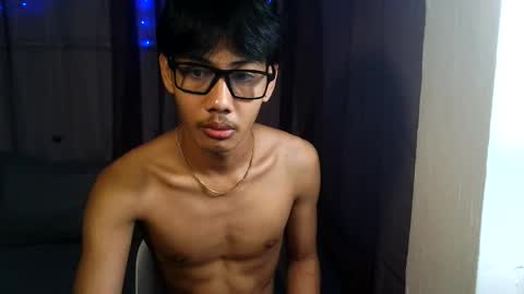 zack212003 online show from November 4, 2025, 11:20 am