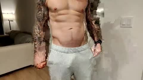 zack_2015 online show from January 19, 2026, 2:15 am