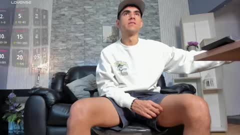 zack_joness10 online show from June 2, 2026, 5:20 am