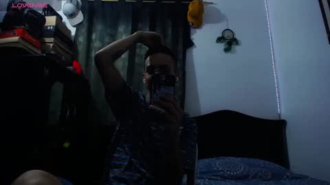 Snapshot of zackdriussyx chatting on February 18, 2025, 4:15 am zackdriussyx online show from February 18, 2025, 4:15 am