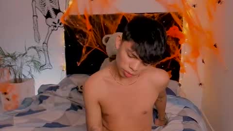 zacktorres_ online show from October 18, 2025, 12:35 am