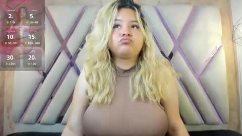 Snapshot of zafiro_claire chatting on June 21, 2026, 3:36 pm Claire online show from June 21, 2026, 3:36 pm