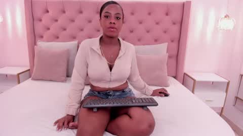zahara_jones online show from April 14, 2026, 11:27 am