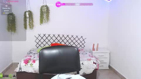 Laura online show from September 9, 2025, 7:35 pm