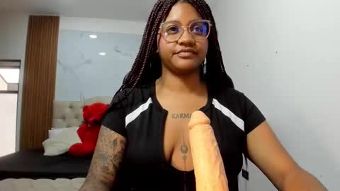 zahra_rose online show from February 25, 2026, 2:59 pm