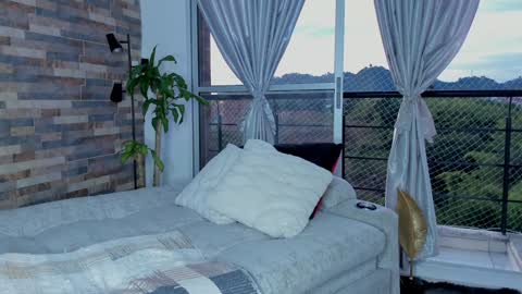 INSTAGRAM yormanfit7 online show from December 4, 2024, 10:51 pm