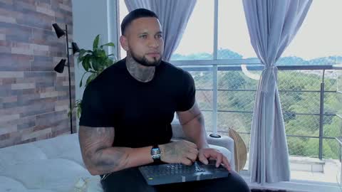 INSTAGRAM yormanfit7 online show from December 5, 2024, 10:12 pm