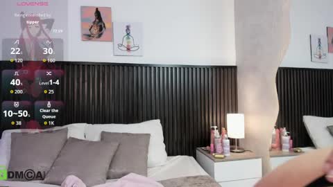 zaira online show from April 4, 2026, 12:02 pm