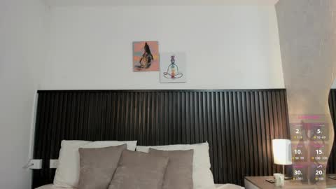 zaira online show from April 5, 2026, 12:24 pm