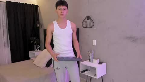 Snapshot of zam_noir chatting on May 27, 2026, 7:44 pm Samuel online show from May 27, 2026, 7:44 pm