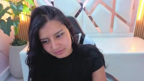 zamara_tp online show from May 1, 2026, 2:10 pm