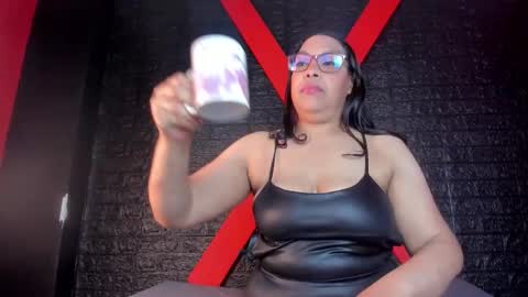 Danna online show from November 26, 2025, 3:07 am