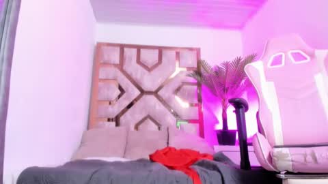 zamira_taylor online show from February 25, 2025, 1:52 am