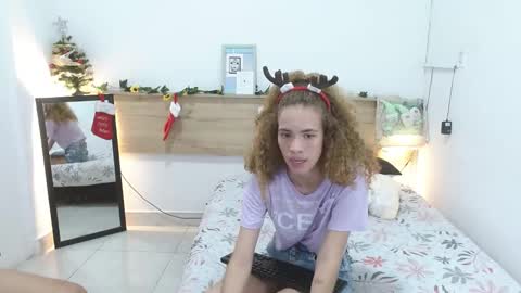 Snapshot of zammu_1992_ chatting on December 5, 2024, 11:40 pm Zamu online show from December 5, 2024, 11:40 pm