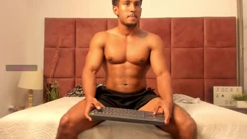 Zane Lux online show from February 26, 2025, 7:16 pm