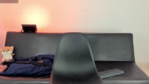 Zane Lux online show from March 25, 2026, 11:05 am