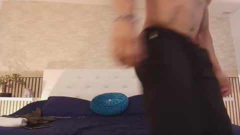 zanemaverick online show from October 31, 2025, 12:22 am