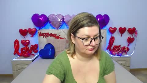 zannadreil online show from February 9, 2025, 2:28 am