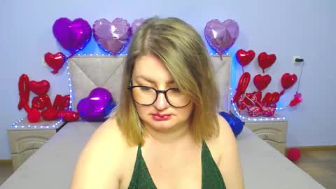 zannadreil online show from February 26, 2025, 9:58 pm