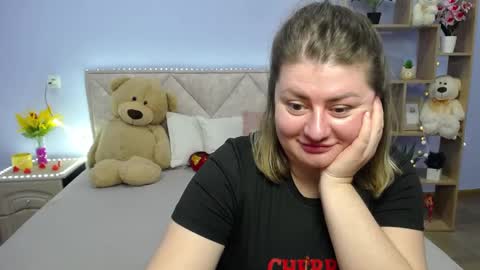 zannadreil online show from March 12, 2025, 8:31 pm