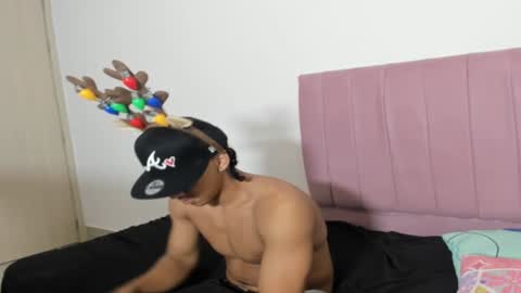 zanxley_ online show from December 9, 2024, 7:39 am