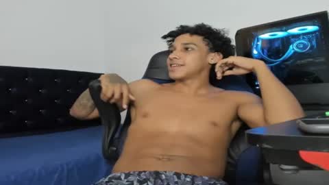 zanxley_ online show from January 10, 2025, 1:10 am