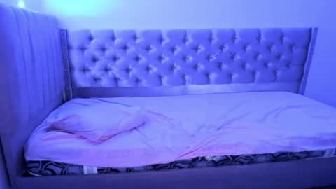 zanxley_ online show from January 26, 2025, 1:31 am