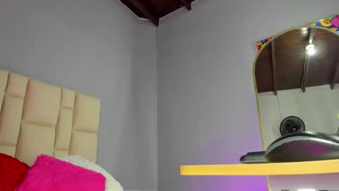 Snapshot of zaphiro__sky chatting on February 16, 2026, 8:43 am zaphiro__sky online show from February 16, 2026, 8:43 am