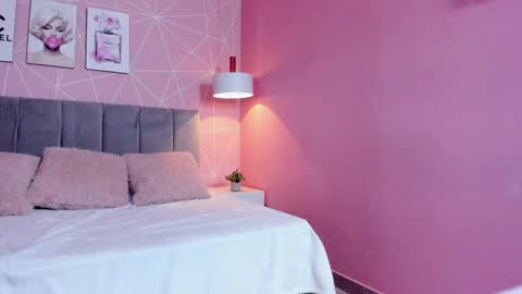 Zara Sweet  online show from December 19, 2024, 1:29 pm