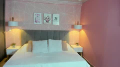 Snapshot of zara__sweet chatting on May 5, 2026, 3:42 pm Zara Sweet online show from May 5, 2026, 3:42 pm