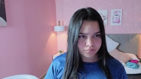 Snapshot of zara__sweet chatting on May 27, 2026, 1:41 pm Zara Sweet online show from May 27, 2026, 1:41 pm