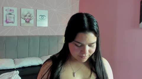 Snapshot of zara__sweet chatting on May 29, 2026, 3:43 pm Zara Sweet online show from May 29, 2026, 3:43 pm