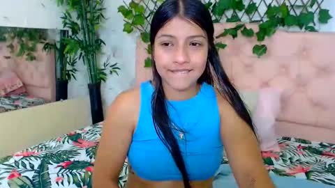 Snapshot of zara_cute18 chatting on March 11, 2026, 12:22 pm Zara online show from March 11, 2026, 12:22 pm