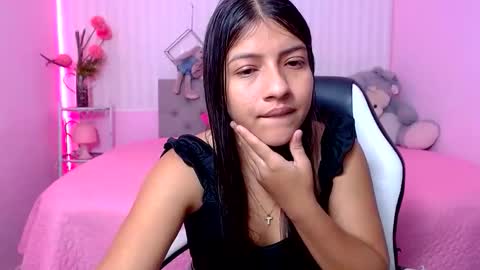Snapshot of zara_cute18 chatting on April 10, 2026, 12:10 pm Zara online show from April 10, 2026, 12:10 pm