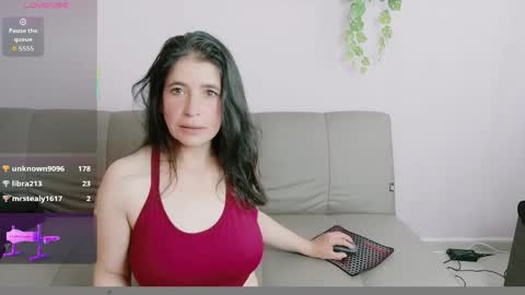 zara_fire online show from May 27, 2026, 9:01 pm