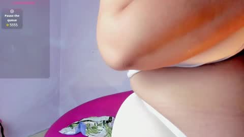 Snapshot of zara_holly_ chatting on May 8, 2026, 7:08 pm Zara online show from May 8, 2026, 7:08 pm