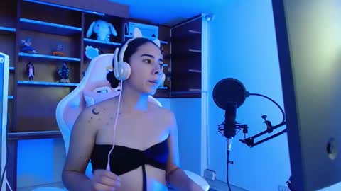 Snapshot of zara_vix chatting on March 1, 2025, 1:18 pm zara_vix online show from March 1, 2025, 1:18 pm