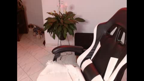 Snapshot of zarabby_skuirt chatting on December 26, 2024, 3:16 am Zarabby online show from December 26, 2024, 3:16 am