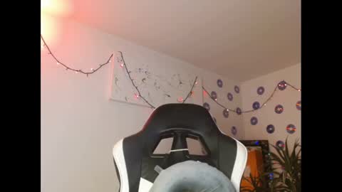 Snapshot of zarabby_skuirt chatting on January 9, 2025, 3:47 am Zarabby online show from January 9, 2025, 3:47 am