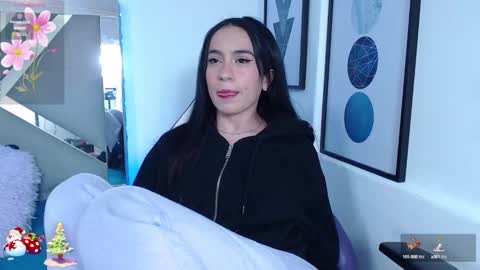 zaradames_ online show from December 9, 2024, 5:40 am