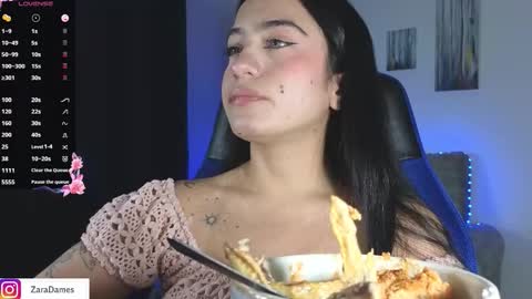 zaradames_ online show from February 4, 2026, 4:07 am