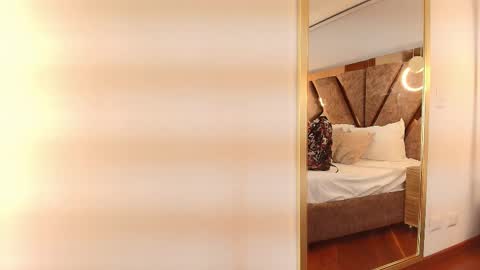 Zarah Andrews online show from September 30, 2025, 11:59 am